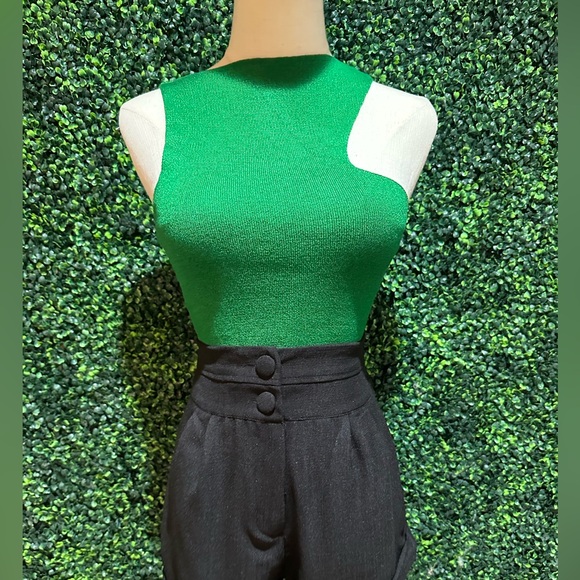 Asymmetric green cropped. Size M - Picture 4 of 4